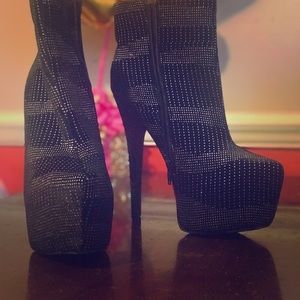 SIZE 10 Platform Booties